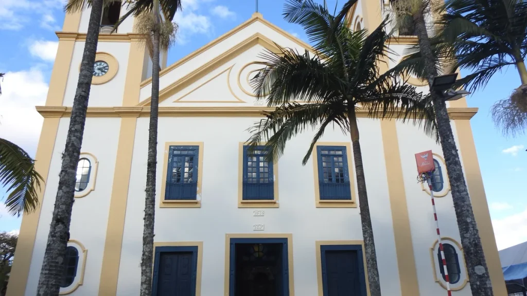 Igreja Matriz de Nossa Senhora da Conceição no centro de Cunha, São Paulo
